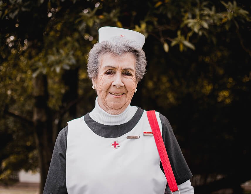 Damas Grises 5 Cruz Roja